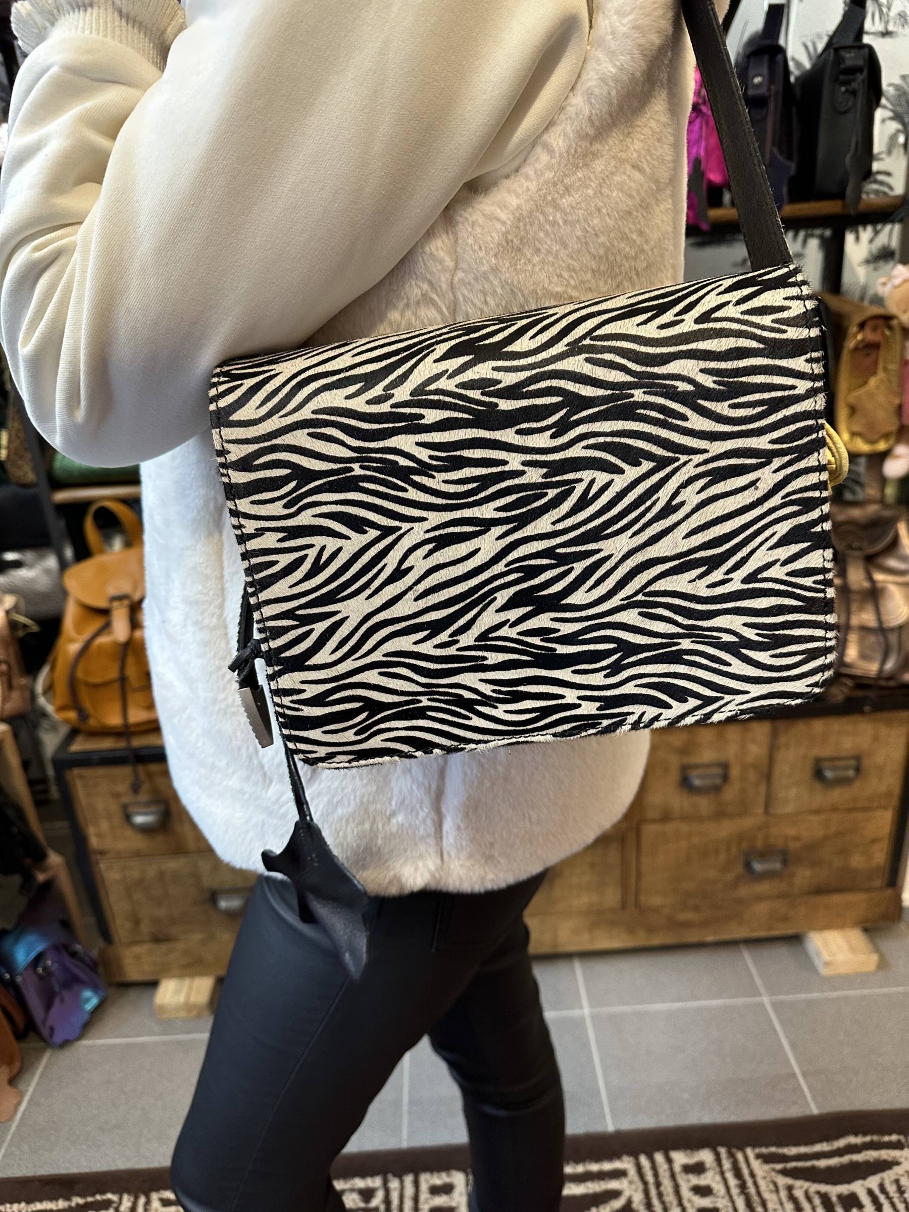 Sac Baguette Abbott Vintage En Cuir Beige Et Imprimé Zébré - Occasion En Bon état - Style épaule