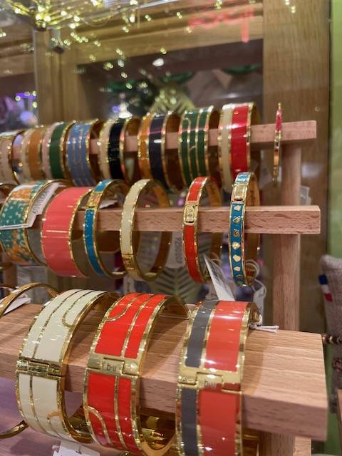 Bracelets joncs bangle up